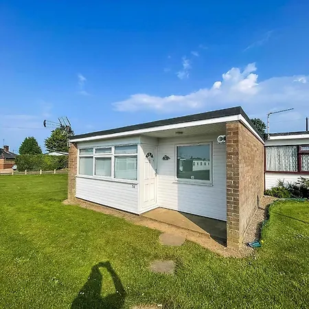 Beautiful Chalet In The Seaside Village Of Scratby, Norfolk Ref 51054S Great Yarmouth Exterior photo