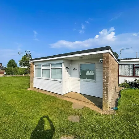Beautiful Chalet In The Seaside Village Of Scratby, Norfolk Ref 51054S Great Yarmouth Exterior photo